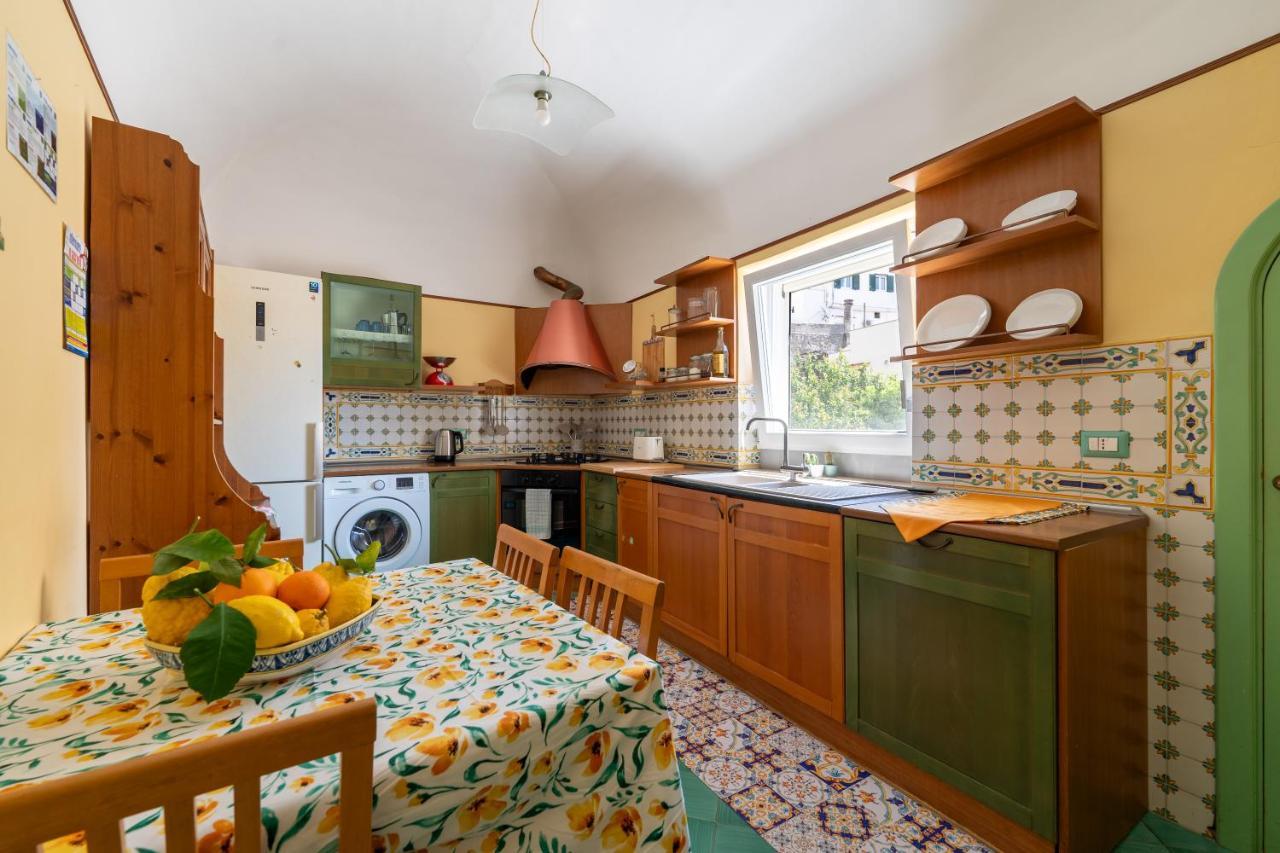 Apartment Amalpha Domus 100 Sqm Apt With Ac Wifi And Balcony