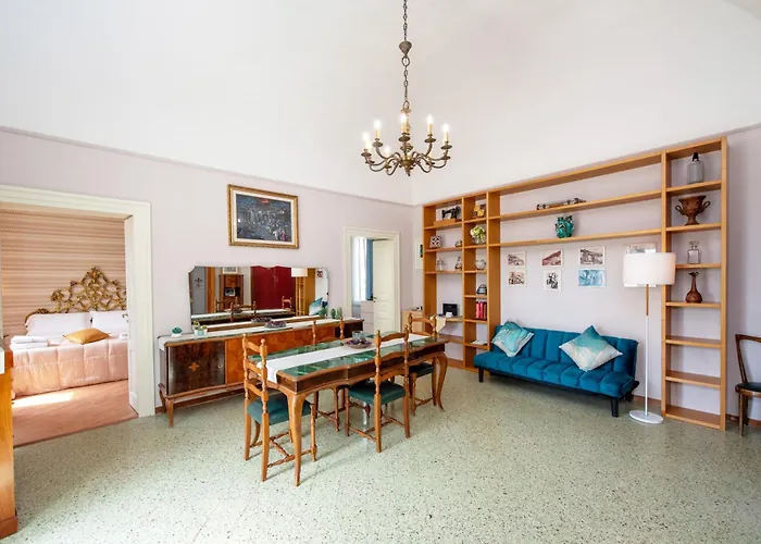 Amalpha Domus 100 Sqm Apt With Ac Wifi And Balcony