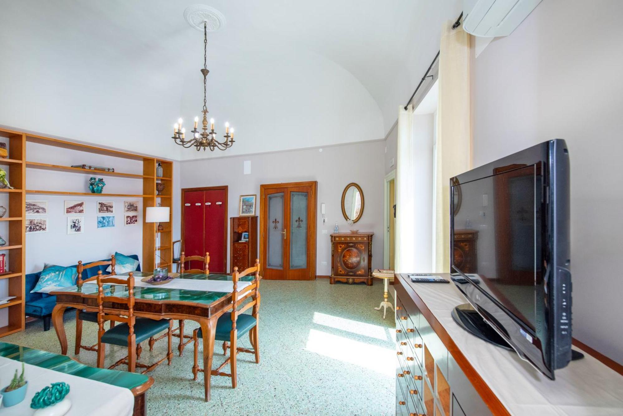 Amalpha Domus 100 Sqm Apt With Ac Wifi And Balcony Apartment *