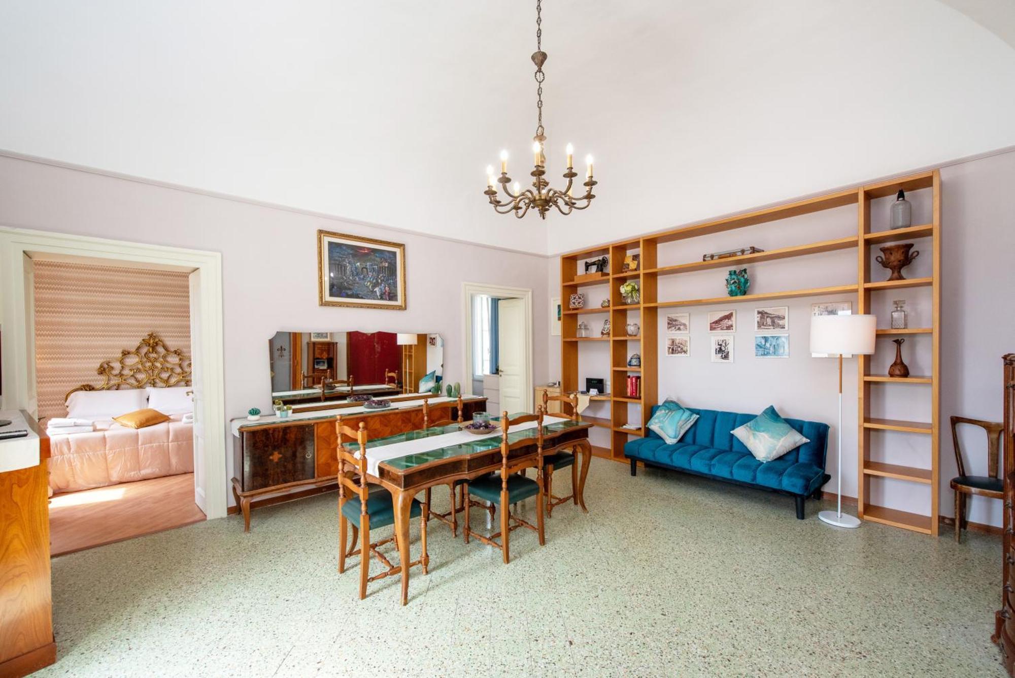 Apartment Amalpha Domus 100 Sqm Apt With Ac Wifi And Balcony